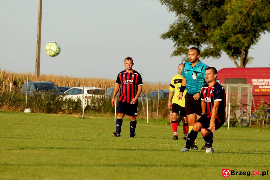 Podsumowanie klasy A. Skarbimierz i Victoria górą, pozostałe drużyny przegrały [FOTORELACJA Z MECZU Victoria Kościerzyce - Pogoń Łosiów]