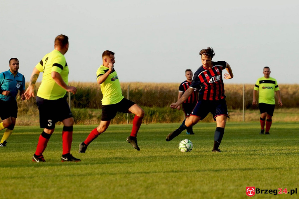 Podsumowanie klasy A. Skarbimierz i Victoria górą, pozostałe drużyny przegrały [FOTORELACJA Z MECZU Victoria Kościerzyce - Pogoń Łosiów]