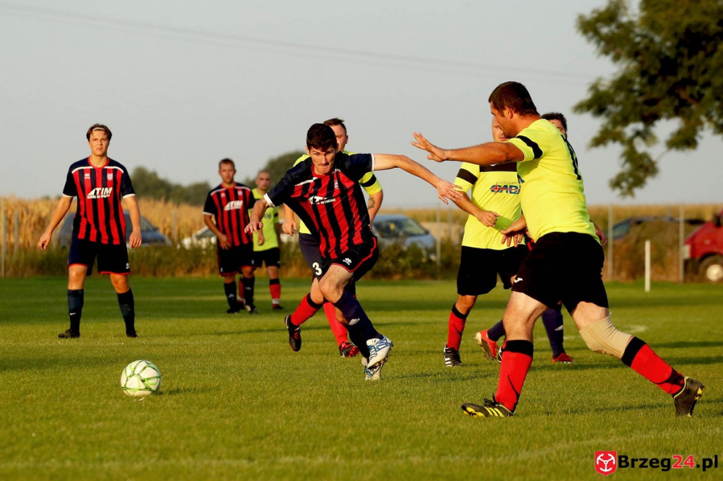 Podsumowanie klasy A. Skarbimierz i Victoria górą, pozostałe drużyny przegrały [FOTORELACJA Z MECZU Victoria Kościerzyce - Pogoń Łosiów]