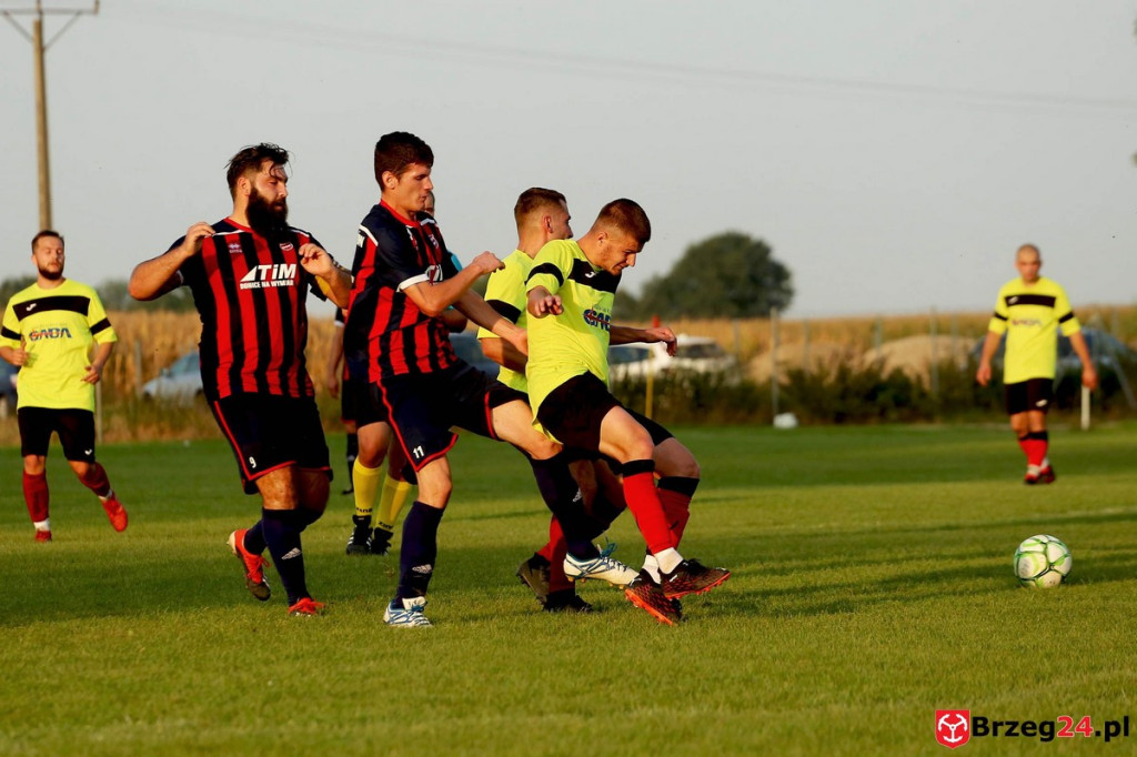 Podsumowanie klasy A. Skarbimierz i Victoria górą, pozostałe drużyny przegrały [FOTORELACJA Z MECZU Victoria Kościerzyce - Pogoń Łosiów]