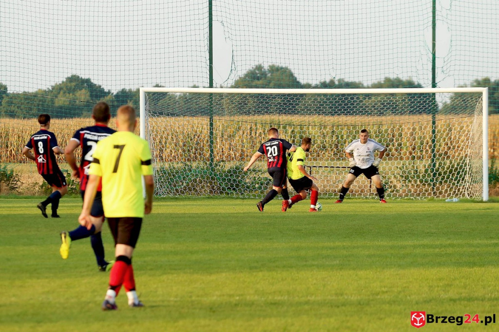 Podsumowanie klasy A. Skarbimierz i Victoria górą, pozostałe drużyny przegrały [FOTORELACJA Z MECZU Victoria Kościerzyce - Pogoń Łosiów]