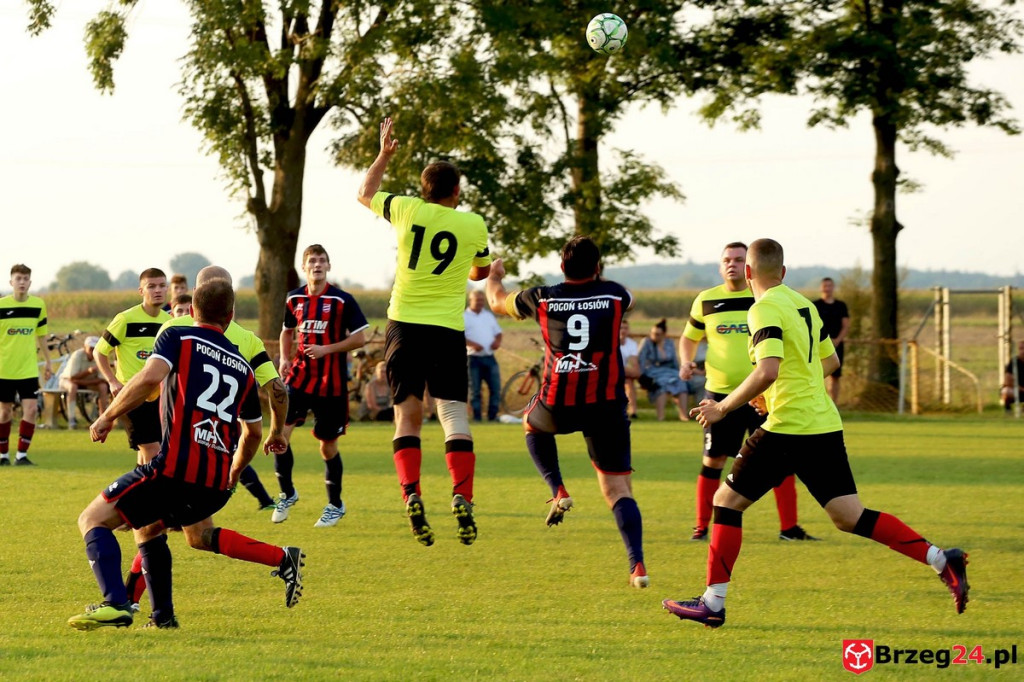 Podsumowanie klasy A. Skarbimierz i Victoria górą, pozostałe drużyny przegrały [FOTORELACJA Z MECZU Victoria Kościerzyce - Pogoń Łosiów]