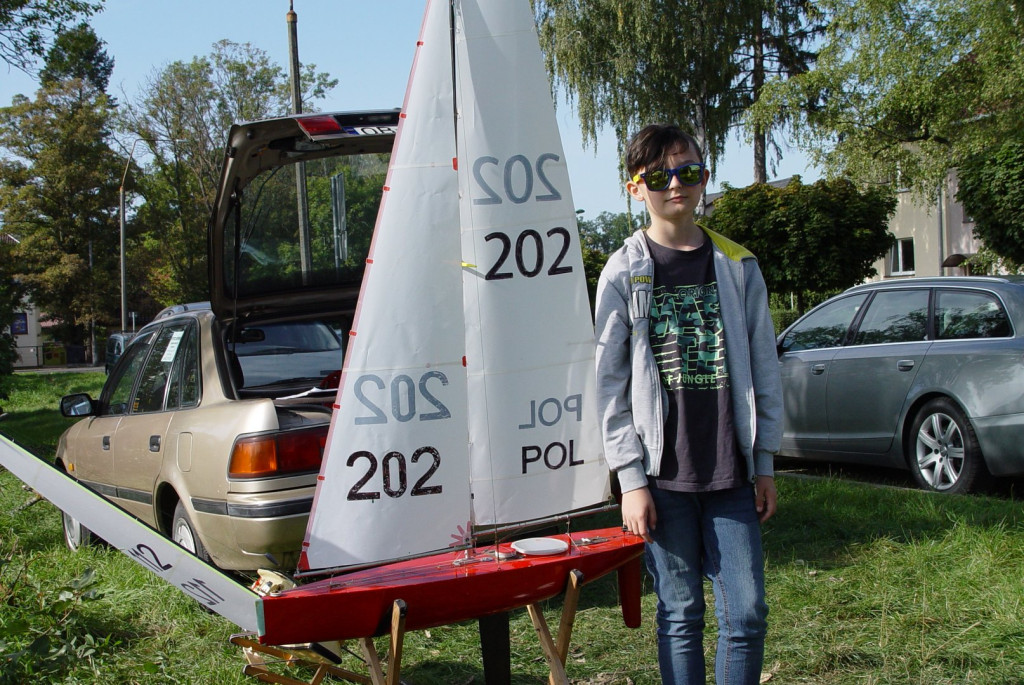 Modelarze jachtów sterowanych radiem rywalizowali w Brzegu