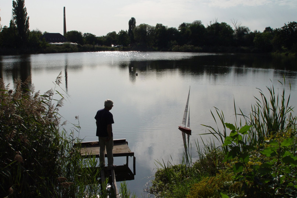 Modelarze jachtów sterowanych radiem rywalizowali w Brzegu