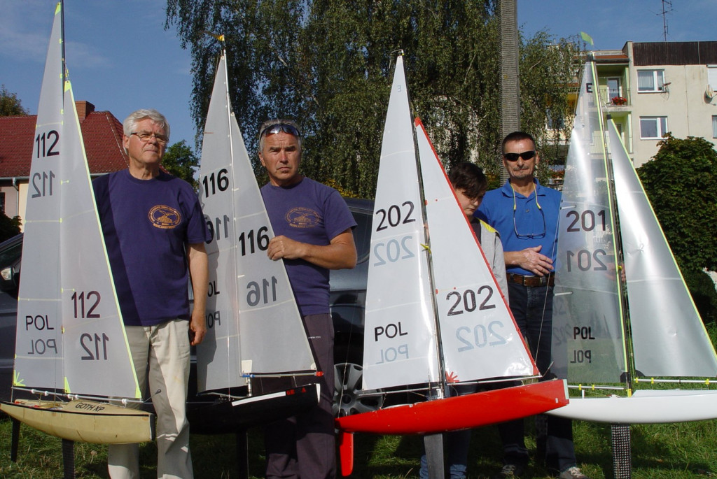 Modelarze jachtów sterowanych radiem rywalizowali w Brzegu