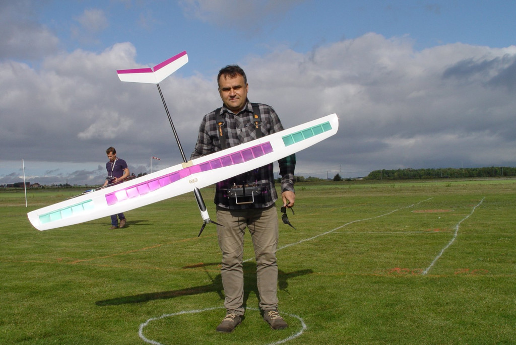 Modelarze rozegrali finałową rundę motoszybowców o Puchar 