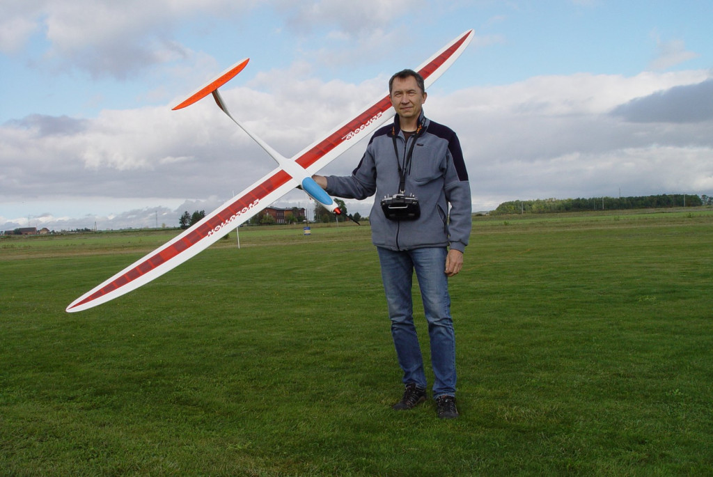 Modelarze rozegrali finałową rundę motoszybowców o Puchar 