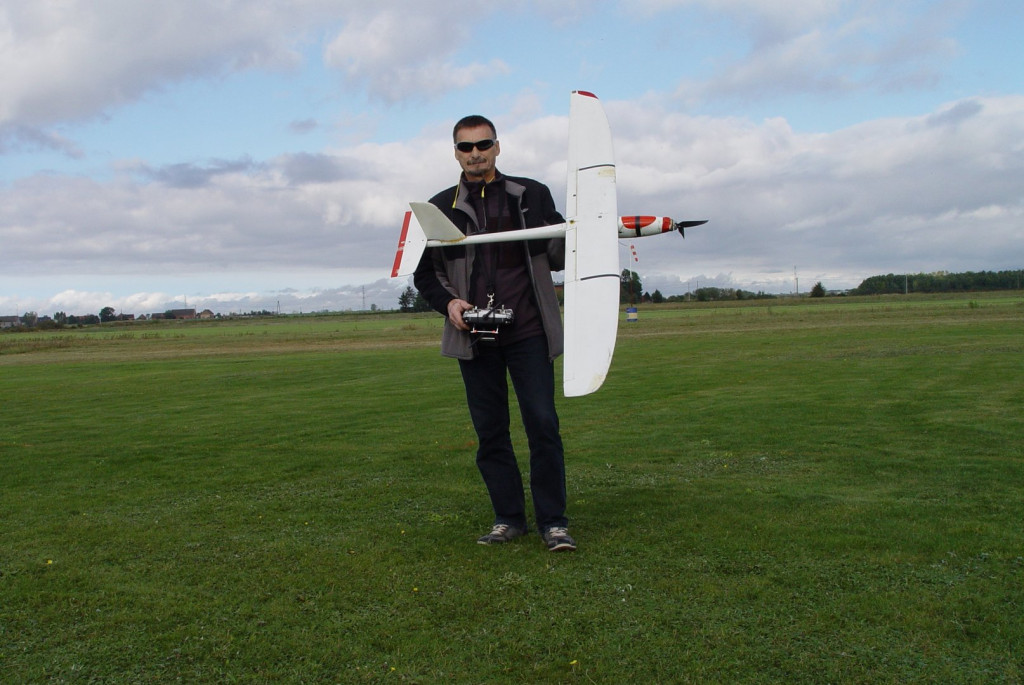 Modelarze rozegrali finałową rundę motoszybowców o Puchar 