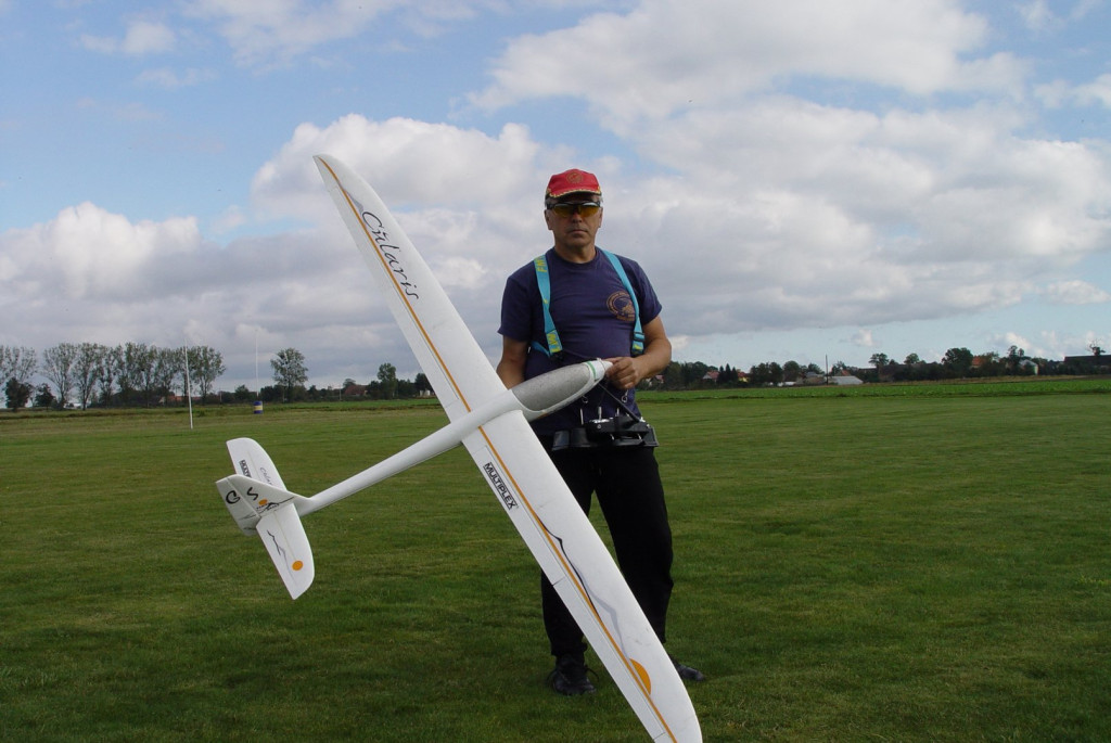 Modelarze rozegrali finałową rundę motoszybowców o Puchar 