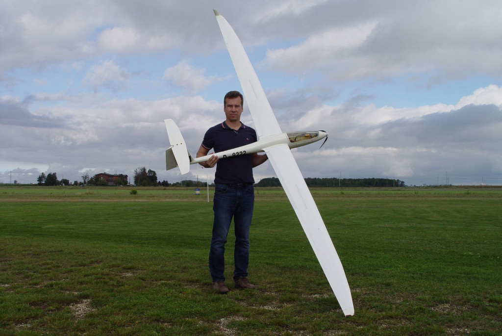 Modelarze rozegrali finałową rundę motoszybowców o Puchar 