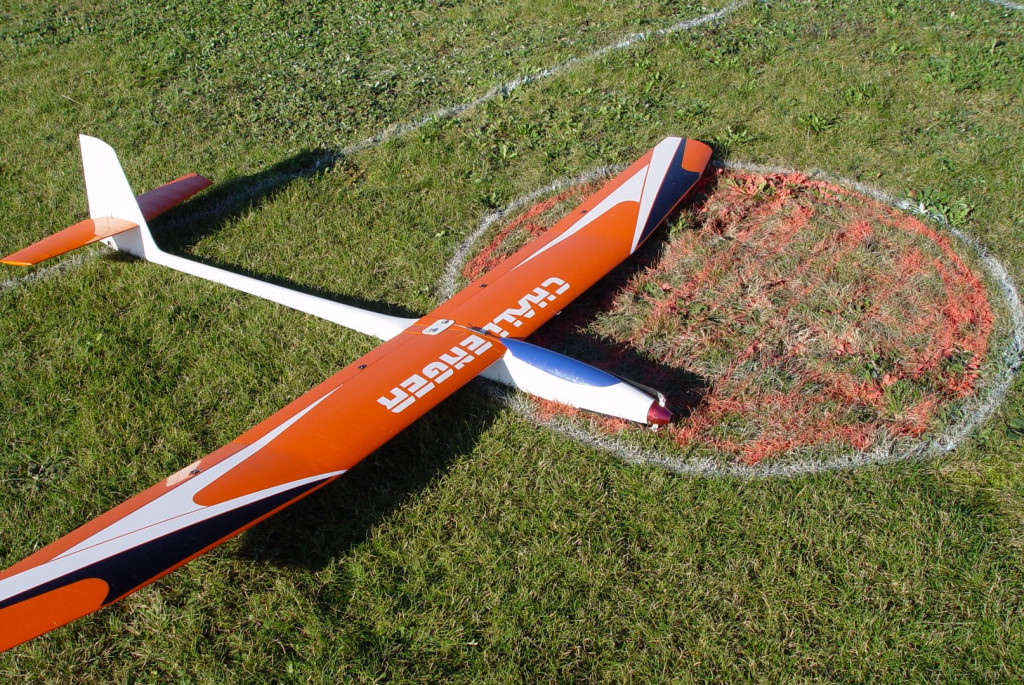 Modelarze rozegrali finałową rundę motoszybowców o Puchar 