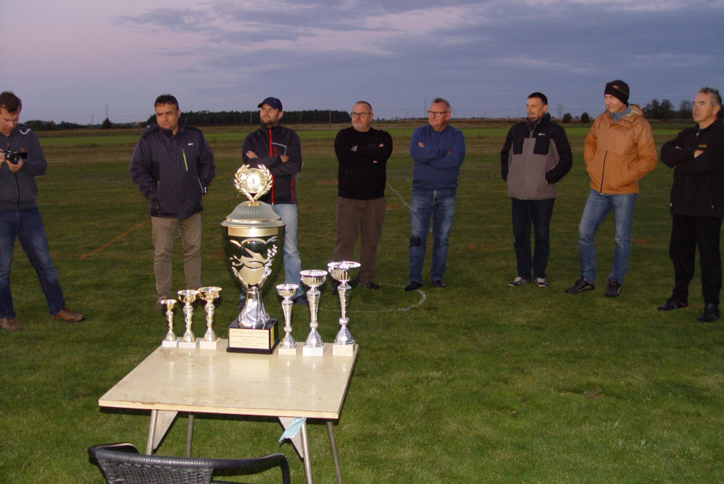 Modelarze rozegrali finałową rundę motoszybowców o Puchar 