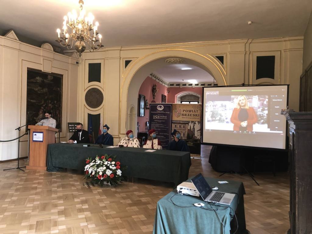 Nietypowa inauguracja roku akademickiego w Wyższej Szkole Humanistyczno-Ekonomicznej w Brzegu