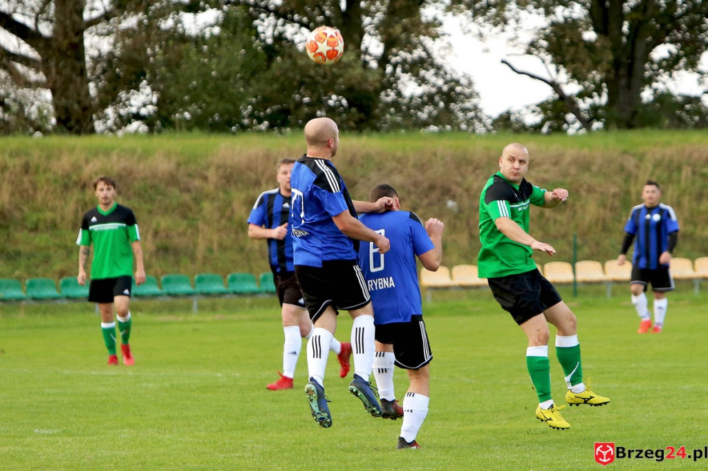 Orzeł Olszanka wygrał mecz o podwójną stawkę i obronił fotel lidera klasy B [GALERIA]