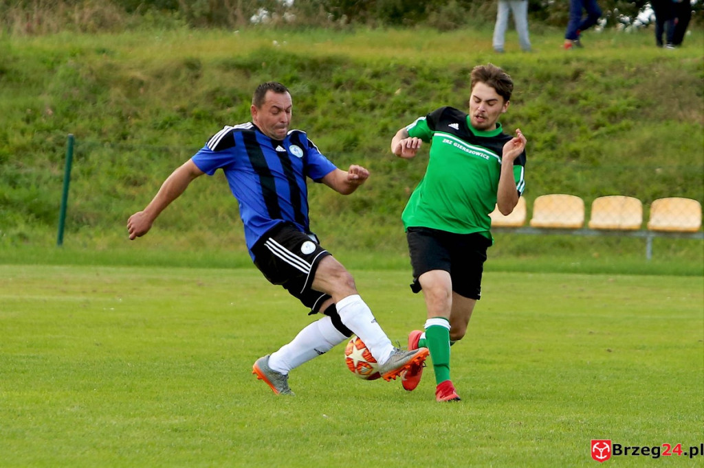 Orzeł Olszanka wygrał mecz o podwójną stawkę i obronił fotel lidera klasy B [GALERIA]