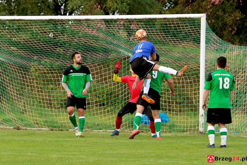 Orzeł Olszanka wygrał mecz o podwójną stawkę i obronił fotel lidera klasy B [GALERIA]