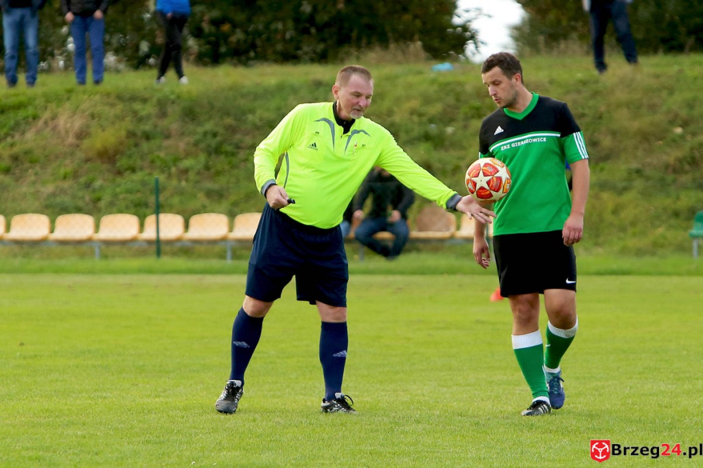 Orzeł Olszanka wygrał mecz o podwójną stawkę i obronił fotel lidera klasy B [GALERIA]
