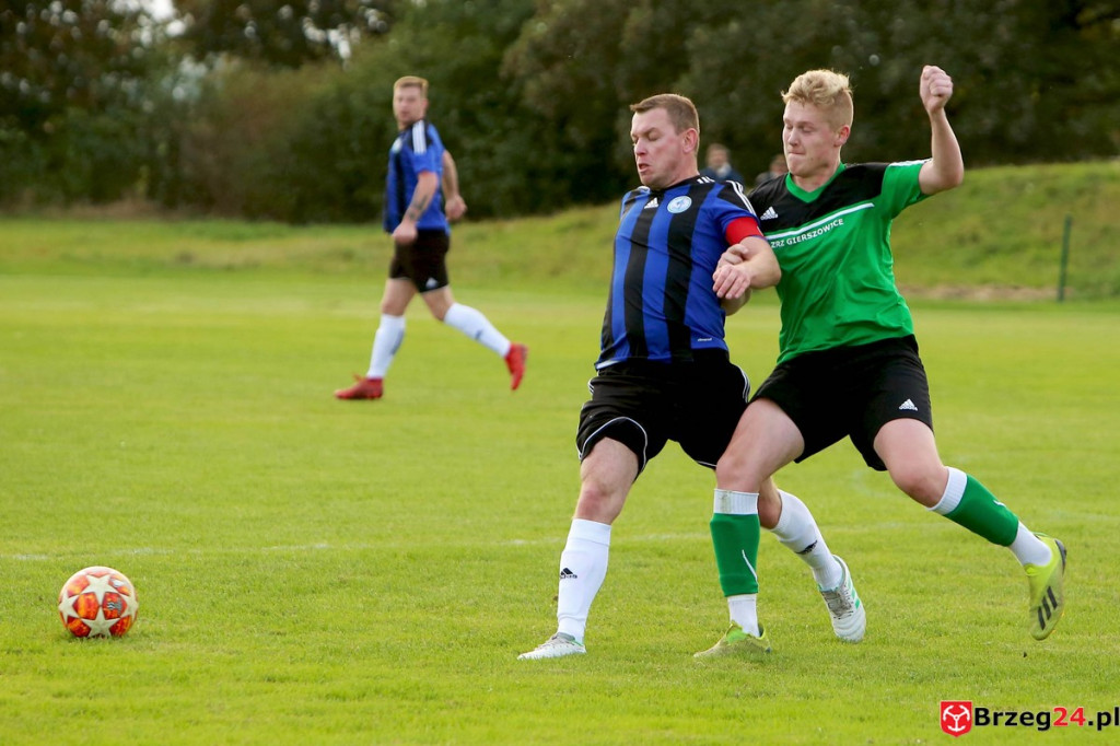 Orzeł Olszanka wygrał mecz o podwójną stawkę i obronił fotel lidera klasy B [GALERIA]