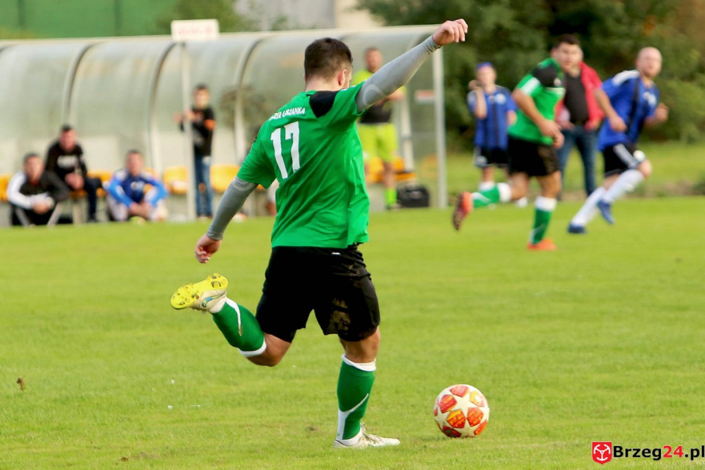 Orzeł Olszanka wygrał mecz o podwójną stawkę i obronił fotel lidera klasy B [GALERIA]
