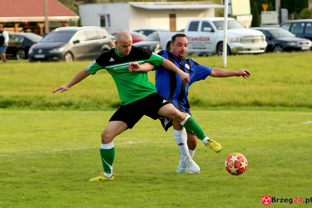 Orzeł Olszanka wygrał mecz o podwójną stawkę i obronił fotel lidera klasy B [GALERIA]