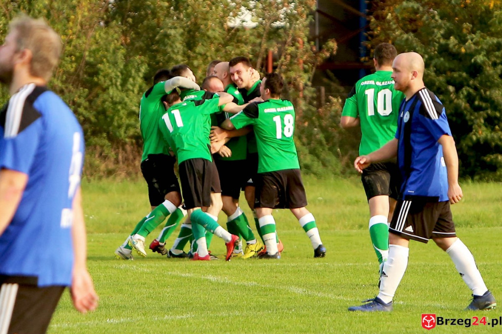 Orzeł Olszanka wygrał mecz o podwójną stawkę i obronił fotel lidera klasy B [GALERIA]
