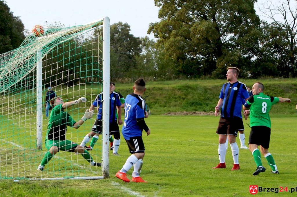 Orzeł Olszanka wygrał mecz o podwójną stawkę i obronił fotel lidera klasy B [GALERIA]
