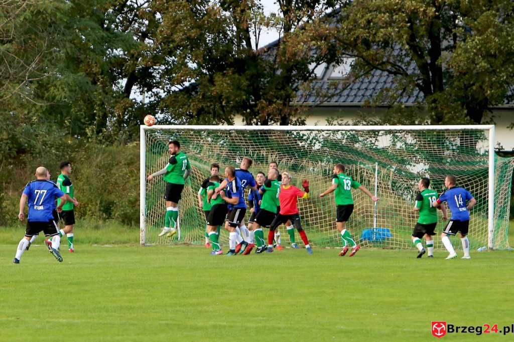 Orzeł Olszanka wygrał mecz o podwójną stawkę i obronił fotel lidera klasy B [GALERIA]