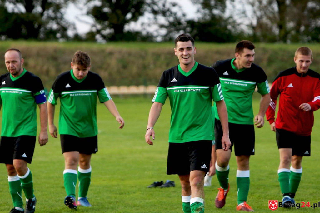 Orzeł Olszanka wygrał mecz o podwójną stawkę i obronił fotel lidera klasy B [GALERIA]