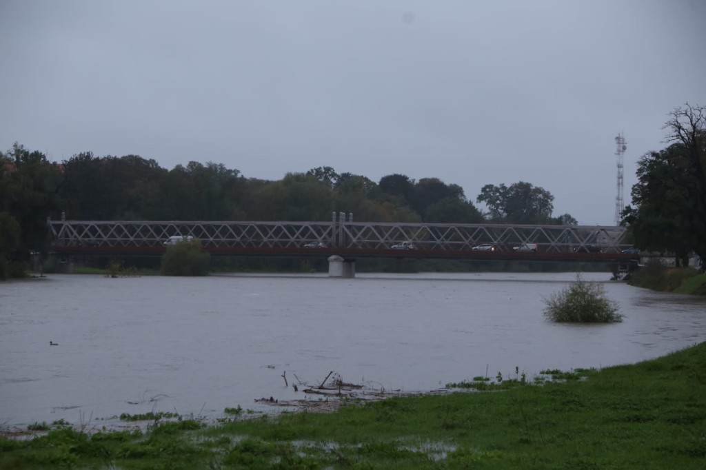 Odra w Brzegu przekroczyła stan ostrzegawczy