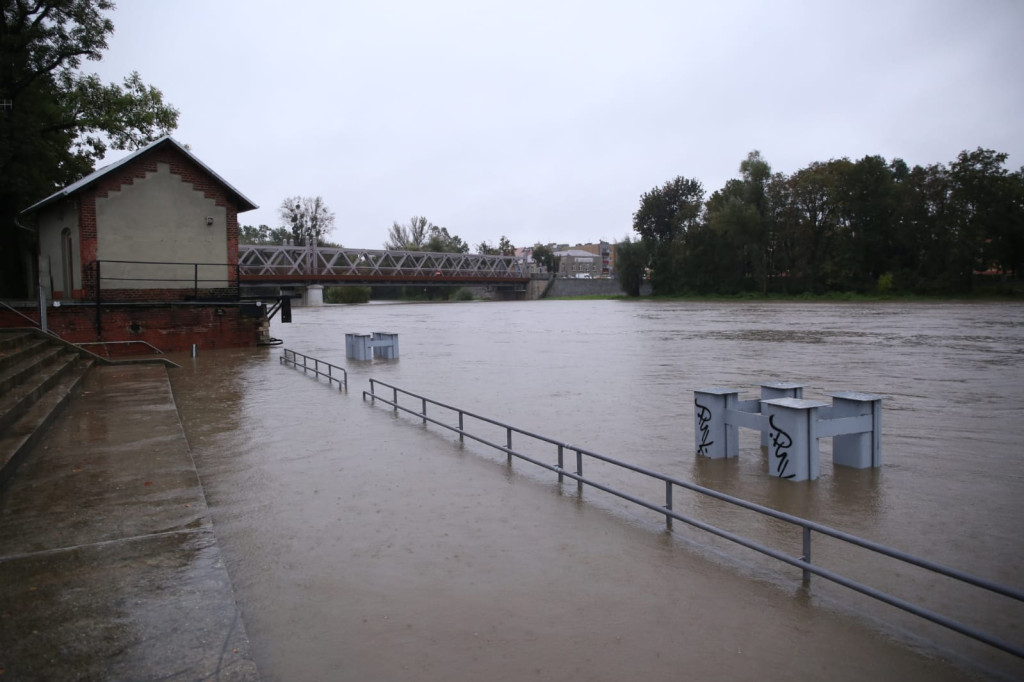 Odra w Brzegu przekroczyła stan ostrzegawczy