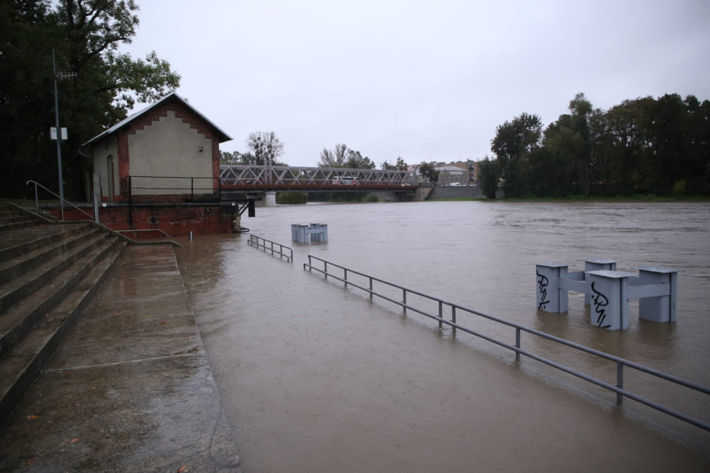Odra w Brzegu przekroczyła stan ostrzegawczy