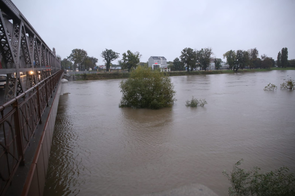 Odra w Brzegu przekroczyła stan ostrzegawczy