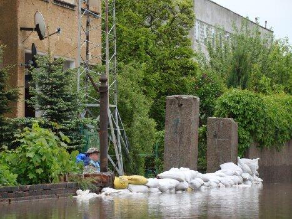 10 lat temu, przy poziomie 640 cm Odra była już na ul. Oławskiej, Grobli i Cegielnianej