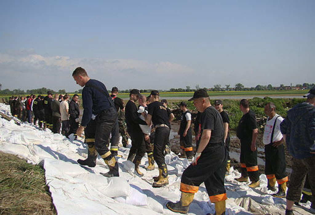 10 lat temu, przy poziomie 640 cm Odra była już na ul. Oławskiej, Grobli i Cegielnianej