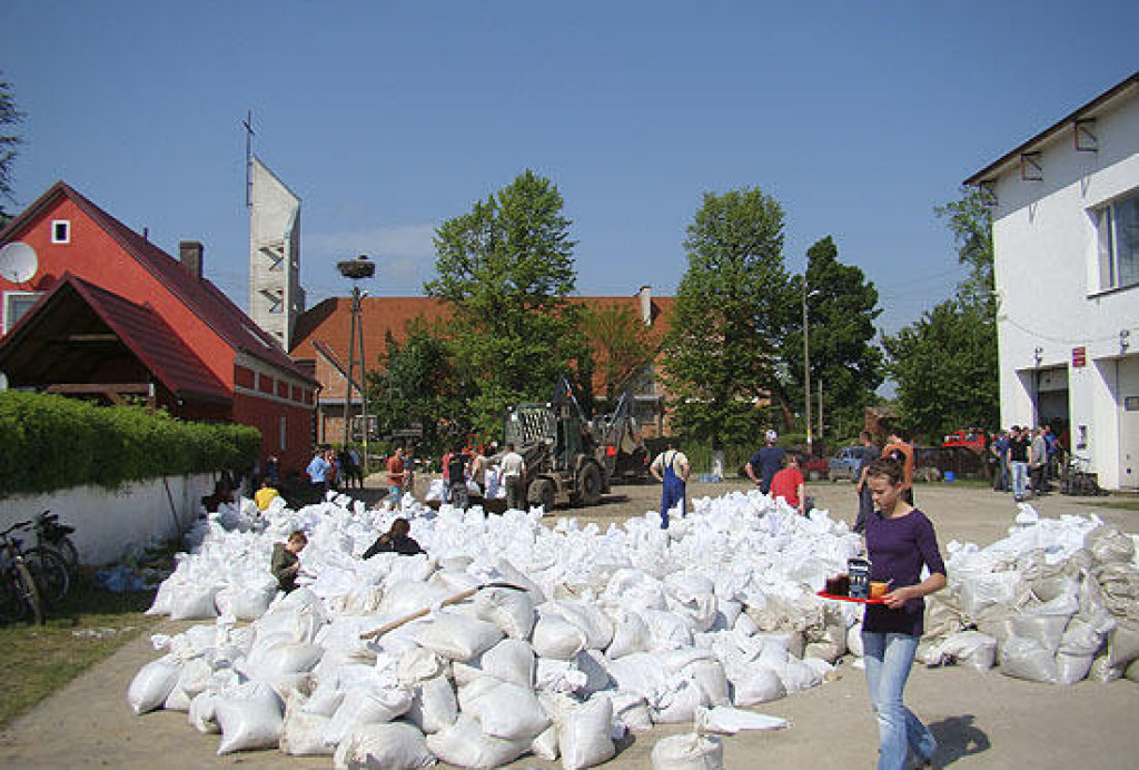 10 lat temu, przy poziomie 640 cm Odra była już na ul. Oławskiej, Grobli i Cegielnianej