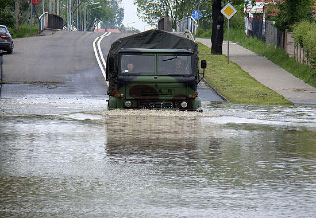 10 lat temu, przy poziomie 640 cm Odra była już na ul. Oławskiej, Grobli i Cegielnianej