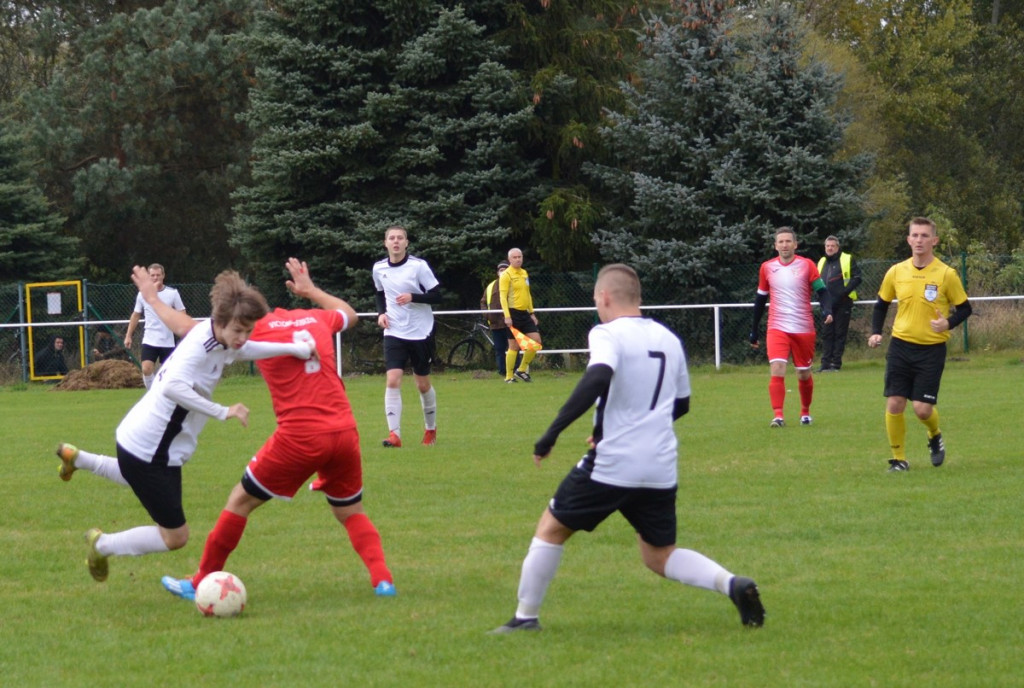 Klasa okręgowa. Victoria Dobrzyń znów wygrała, tym razem bardzo okazale! [GALERIA]