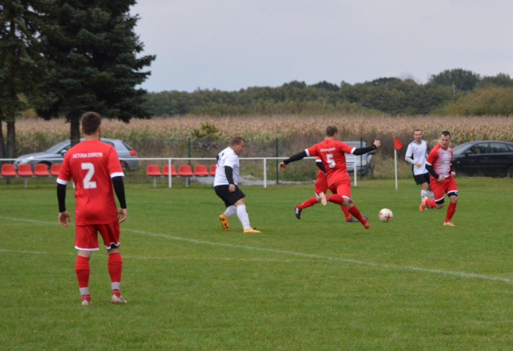 Klasa okręgowa. Victoria Dobrzyń znów wygrała, tym razem bardzo okazale! [GALERIA]