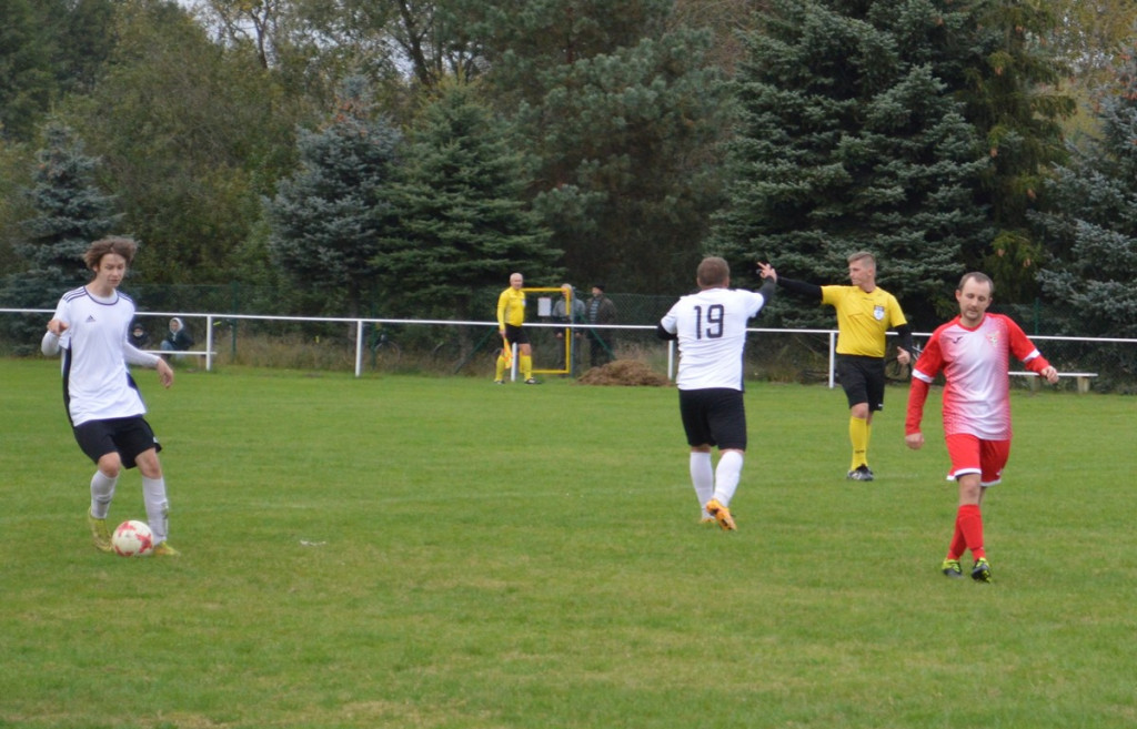 Klasa okręgowa. Victoria Dobrzyń znów wygrała, tym razem bardzo okazale! [GALERIA]