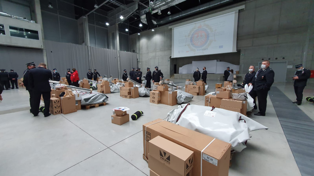 Ochotnicze jednostki straży pożarnej otrzymały nowy sprzęt