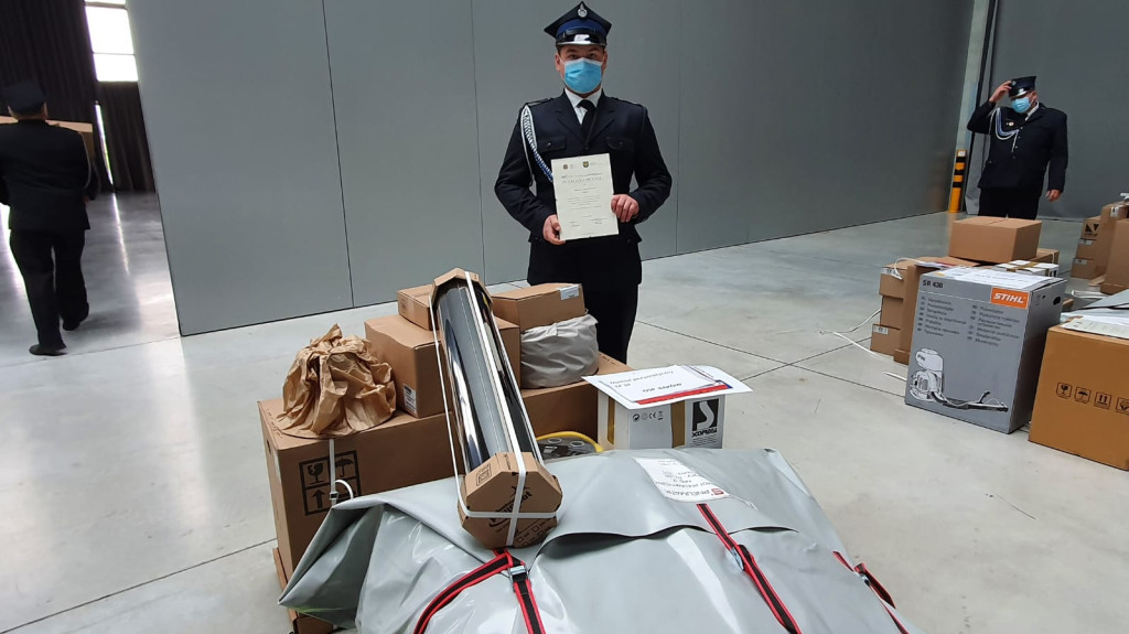 Ochotnicze jednostki straży pożarnej otrzymały nowy sprzęt