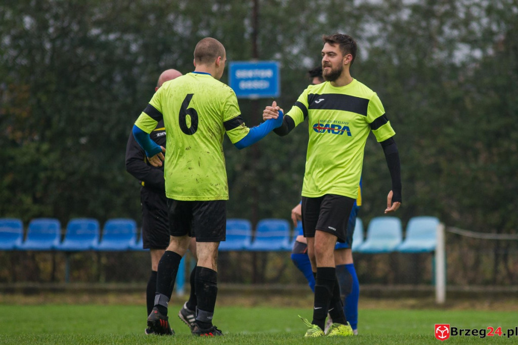 Podsumowanie klasy A. W 11. kolejce przegrał tylko KS Kruszyna-Prędocin [GALERIA Z MECZU LZS SŁAWICE - VICTORIA KOŚCIERZYCE]