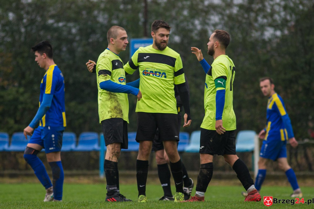 Podsumowanie klasy A. W 11. kolejce przegrał tylko KS Kruszyna-Prędocin [GALERIA Z MECZU LZS SŁAWICE - VICTORIA KOŚCIERZYCE]