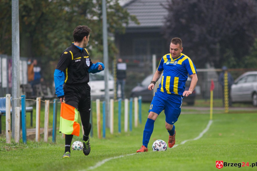 Podsumowanie klasy A. W 11. kolejce przegrał tylko KS Kruszyna-Prędocin [GALERIA Z MECZU LZS SŁAWICE - VICTORIA KOŚCIERZYCE]