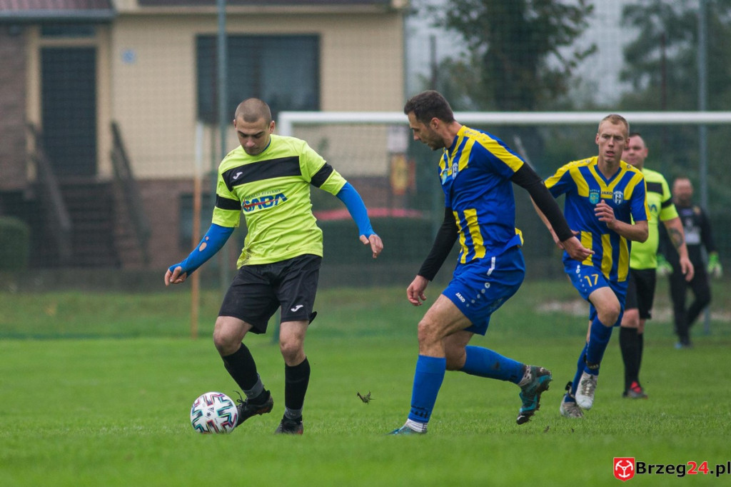 Podsumowanie klasy A. W 11. kolejce przegrał tylko KS Kruszyna-Prędocin [GALERIA Z MECZU LZS SŁAWICE - VICTORIA KOŚCIERZYCE]