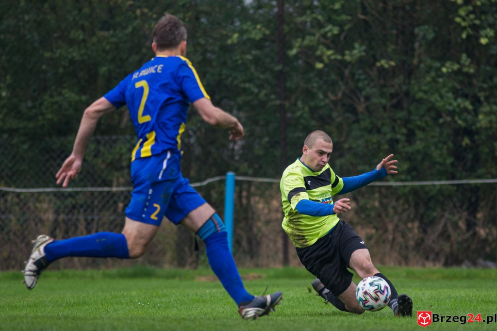 Podsumowanie klasy A. W 11. kolejce przegrał tylko KS Kruszyna-Prędocin [GALERIA Z MECZU LZS SŁAWICE - VICTORIA KOŚCIERZYCE]