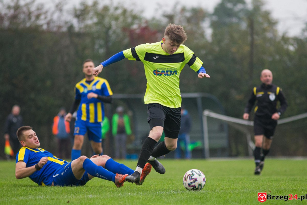 Podsumowanie klasy A. W 11. kolejce przegrał tylko KS Kruszyna-Prędocin [GALERIA Z MECZU LZS SŁAWICE - VICTORIA KOŚCIERZYCE]