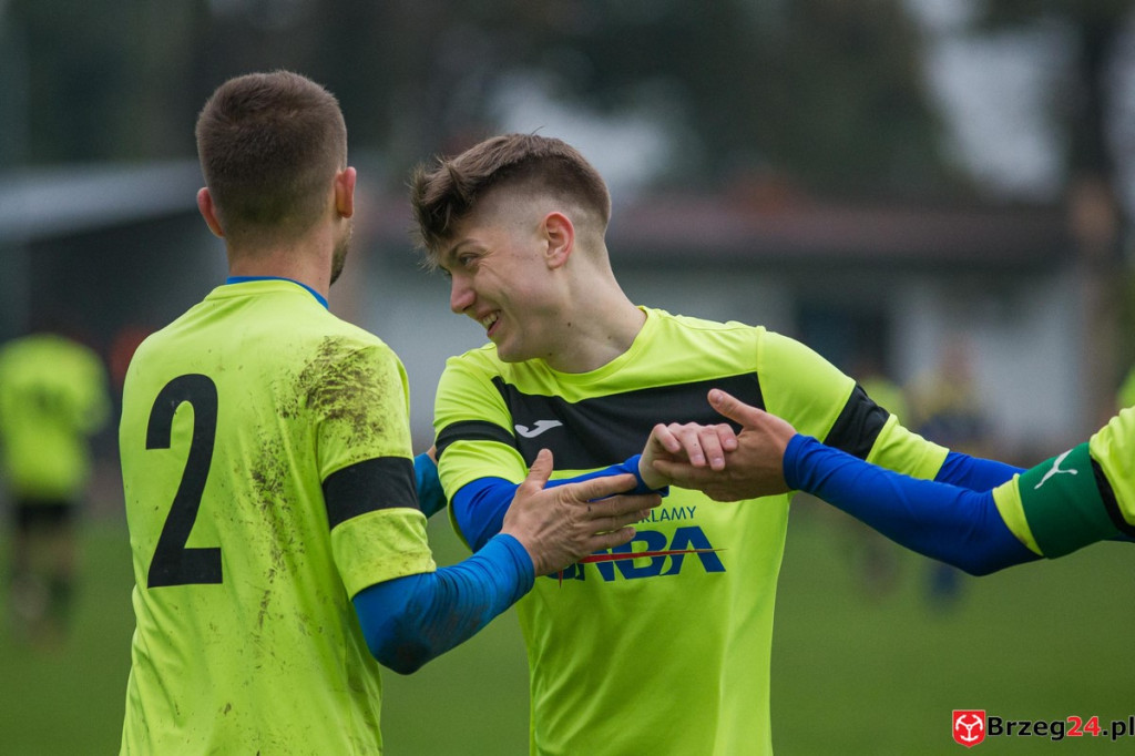 Podsumowanie klasy A. W 11. kolejce przegrał tylko KS Kruszyna-Prędocin [GALERIA Z MECZU LZS SŁAWICE - VICTORIA KOŚCIERZYCE]