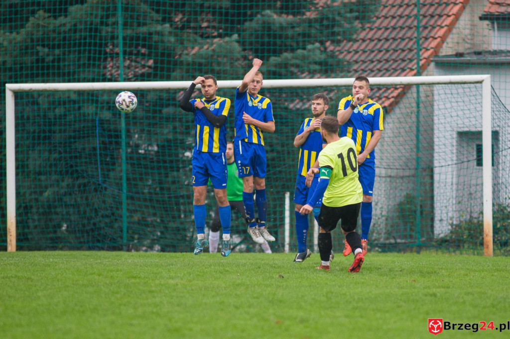 Podsumowanie klasy A. W 11. kolejce przegrał tylko KS Kruszyna-Prędocin [GALERIA Z MECZU LZS SŁAWICE - VICTORIA KOŚCIERZYCE]