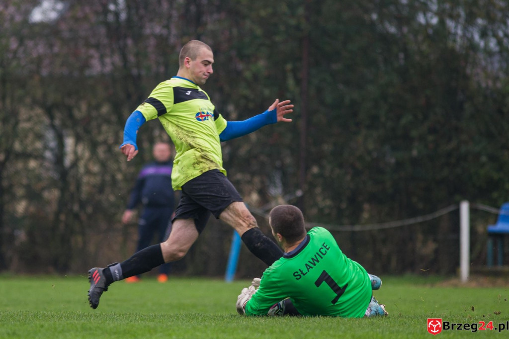 Podsumowanie klasy A. W 11. kolejce przegrał tylko KS Kruszyna-Prędocin [GALERIA Z MECZU LZS SŁAWICE - VICTORIA KOŚCIERZYCE]